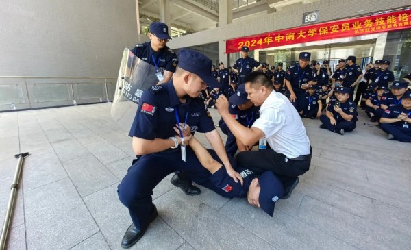 長沙紅光保安服務有限公司,長沙安保服務,長沙安全服務,長沙非武裝押運,勞務派遣服務